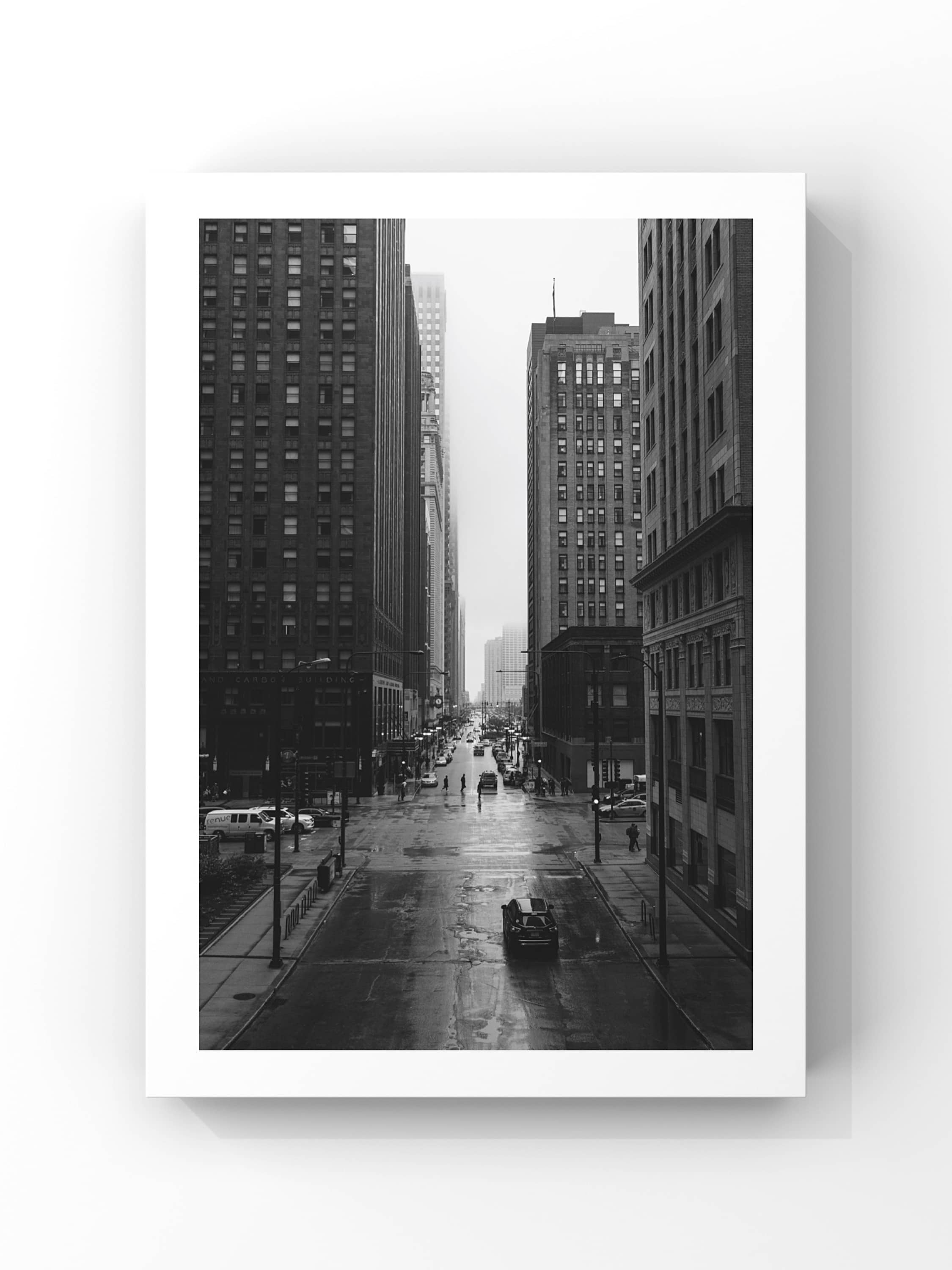 Urban Rain – Siyah Beyaz Şehir Manzarası Poster Tablo
